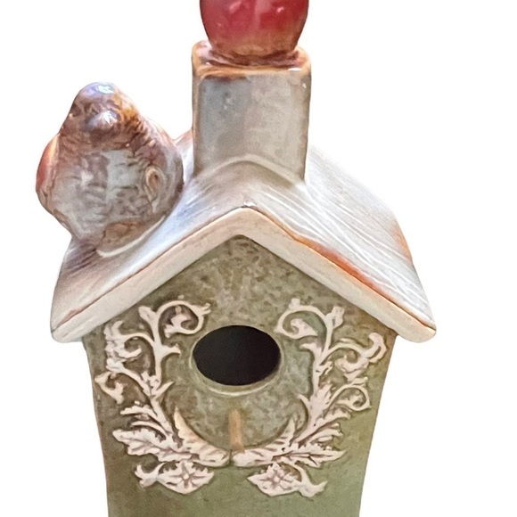 CERAMIC birdhouse with deco front, perch, chimney and bird beside it. - Picture 7 of 7